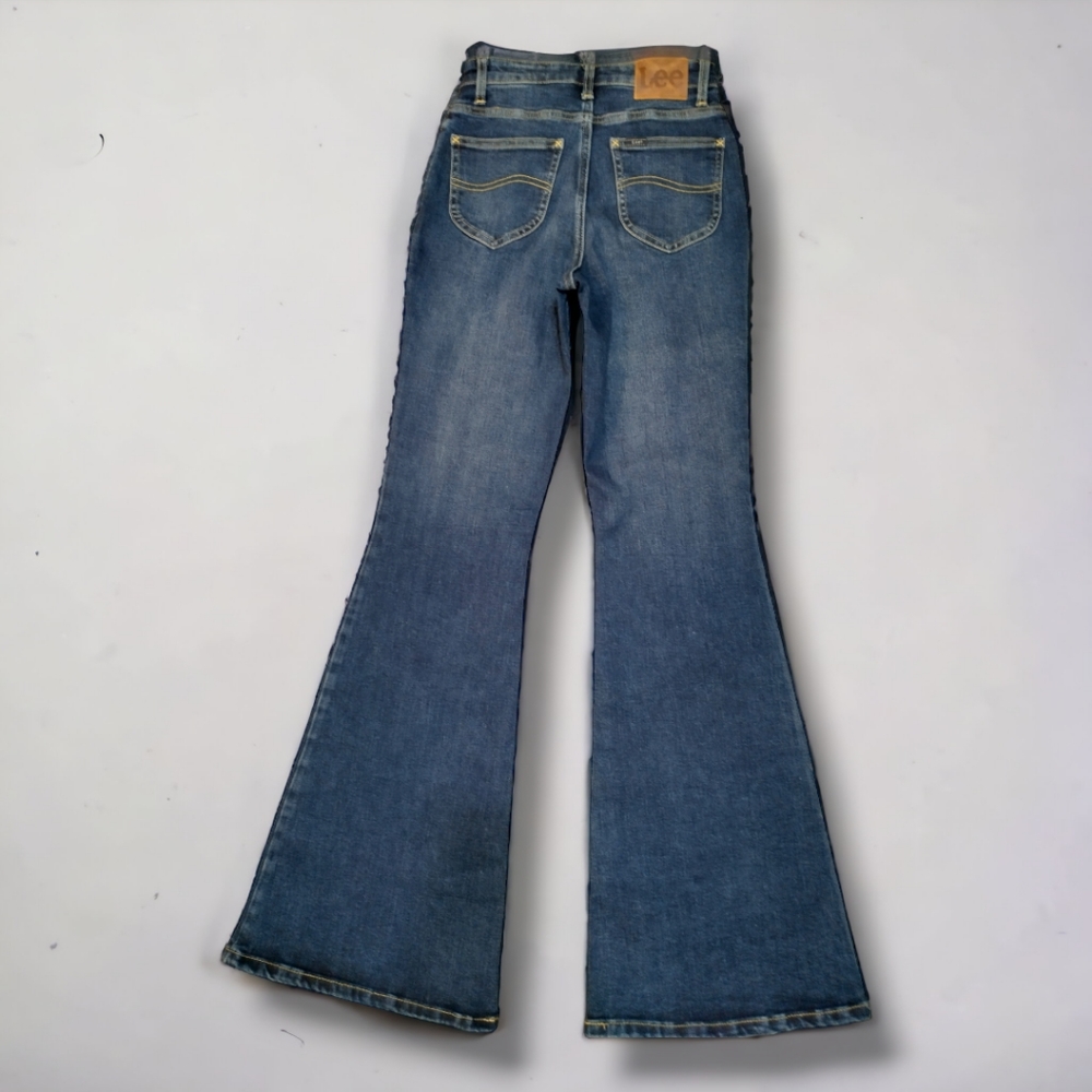 Lee High Rise Flare - Picture 3 of 6